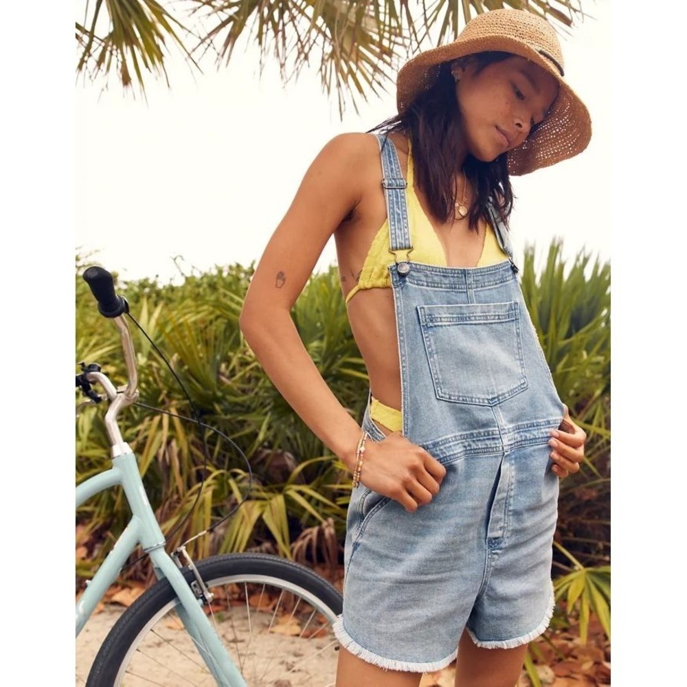 AERIE Denim Shortalls Med Blue Light Wash Raw Hem Boho Summer Overalls Y2K Beach